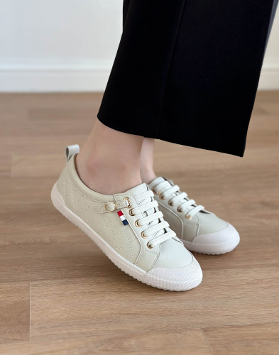 흰색 베이직 레더 스니커즈 NG001