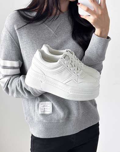 흰색 베이직 레더 스니커즈 NG001