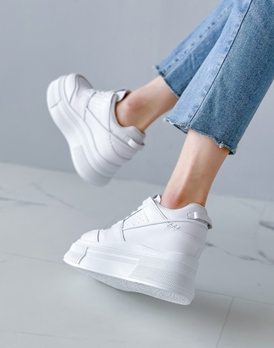 흰색 베이직 레더 스니커즈 NG001